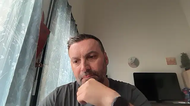 Snapshot of coolsmith81 chatting on 06/16/26, 07:30 coolsmith81 online show from 06/16/26, 07:30