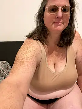 bea french curvy online show from 01/07/26, 09:42