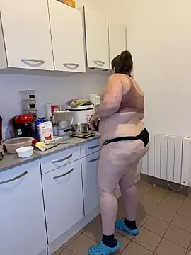 bea french curvy online show from 03/10/26, 09:19