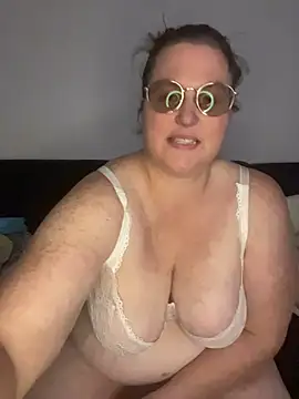 bea french curvy online show from 04/09/26, 08:26