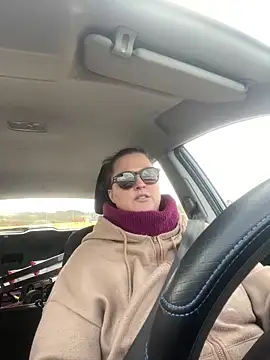 Snapshot of bea_french_curvy chatting on 02/12/26, 01:00 bea french curvy online show from 02/12/26, 01:00