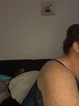 bea french curvy online show from 04/10/26, 07:43