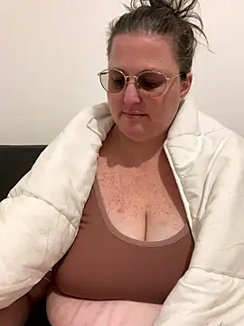 bea french curvy online show from 01/13/26, 07:40