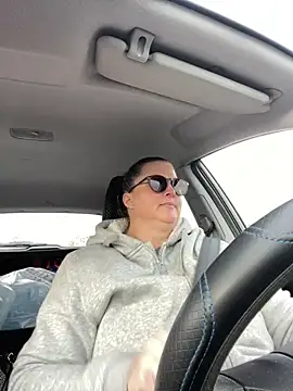 Snapshot of bea_french_curvy chatting on 02/10/26, 08:35 bea french curvy online show from 02/10/26, 08:35