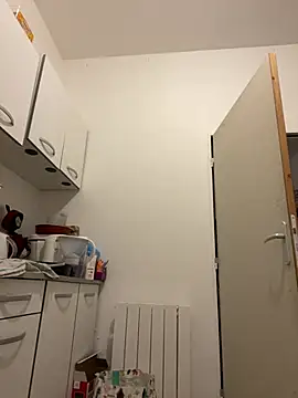 Snapshot of bea_french_curvy chatting on 02/24/26, 09:15 bea french curvy online show from 02/24/26, 09:15