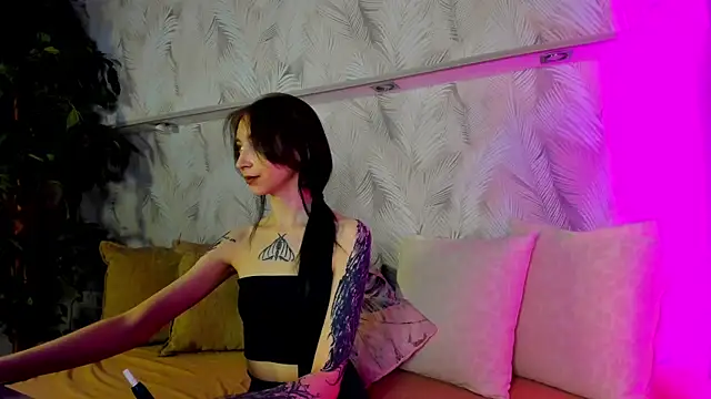 Ellen Hops online show from 04/19/26, 08:59