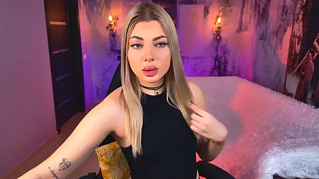 HyileyClark online show from 02/08/26, 05:16