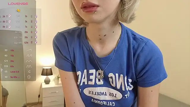 Snapshot of ember_graws chatting on 12/05/25, 08:13 ember graws online show from 12/05/25, 08:13