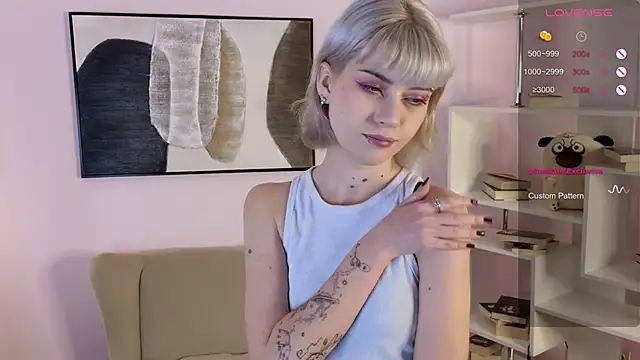 Snapshot of ember_graws chatting on 11/30/25, 08:15 ember graws online show from 11/30/25, 08:15