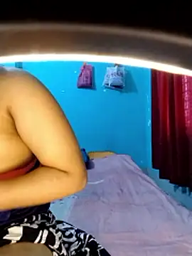 Snapshot of priya2098 chatting on 02/25/26, 05:18 priya2098 online show from 02/25/26, 05:18