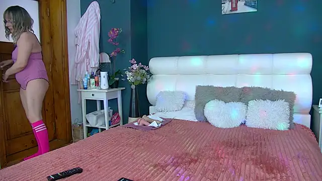 Cougar Milff online show from 04/09/26, 02:01