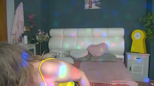Cougar Milff online show from 05/06/26, 04:11