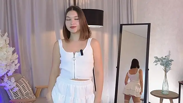 SiaVarela online show from 12/04/25, 12:04