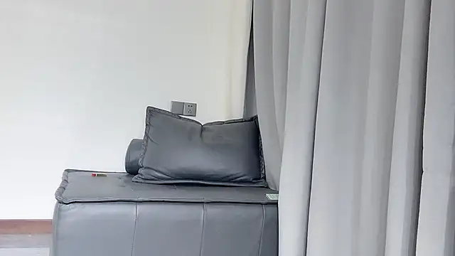 wanou33669 online show from 12/05/25, 12:37