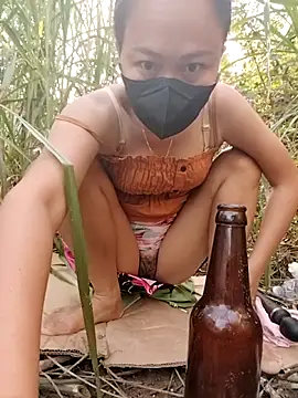 Snapshot of LoveDirty3x chatting on 11/30/25, 12:00 LoveDirty3x online show from 11/30/25, 12:00