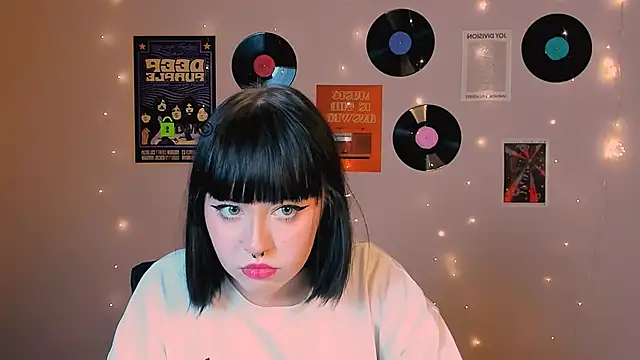 mira cool  online show from 12/15/25, 08:25