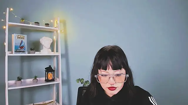 mira cool  online show from 11/30/25, 09:21