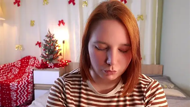 GwendaWhetham online show from 12/15/25, 11:05