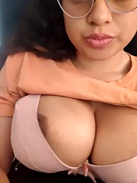 Snapshot of Tamiilin_miller chatting on 02/05/26, 03:41 Tamiilin miller online show from 02/05/26, 03:41