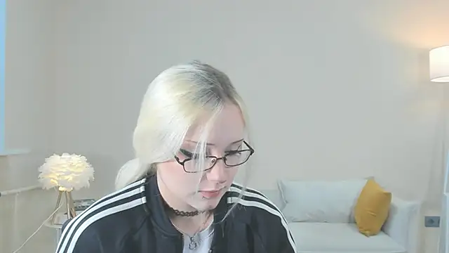 Snapshot of StellaZeolla chatting on 11/29/25, 07:19 StellaZeolla online show from 11/29/25, 07:19