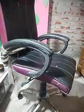 livaroy online show from 11/28/25, 11:38