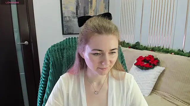 SofiAngela online show from 12/21/25, 12:46