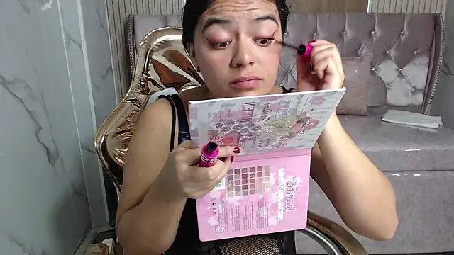 Snapshot of Evangeline_b chatting on 12/18/25, 12:42 Evangeline b online show from 12/18/25, 12:42