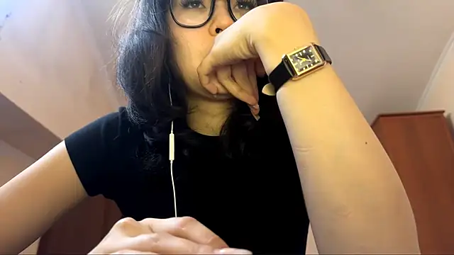 Snapshot of MiracleGirls chatting on 12/02/25, 06:37 MiracleGirls online show from 12/02/25, 06:37