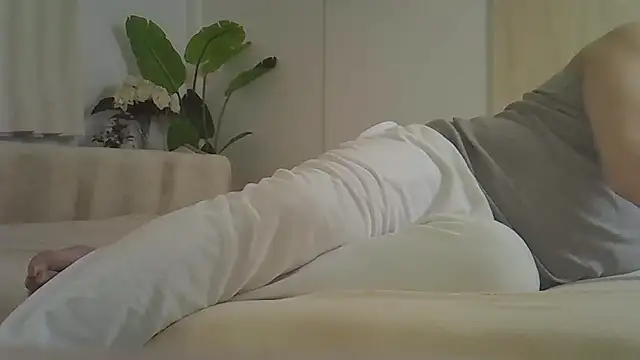 Snapshot of kyono-iyashi chatting on 12/15/25, 02:23 kyono-iyashi online show from 12/15/25, 02:23