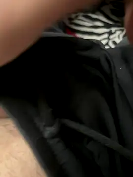 Snapshot of your_playboy_00 chatting on 12/18/25, 07:40 your playboy 00 online show from 12/18/25, 07:40