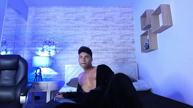 Simon Pernia online show from 11/30/25, 06:41