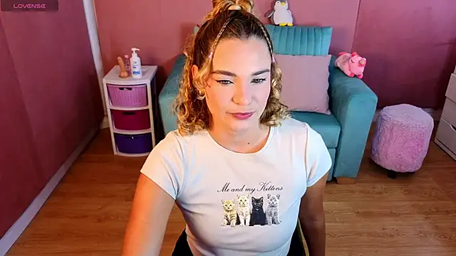 AdharaWo online show from 12/04/25, 01:21