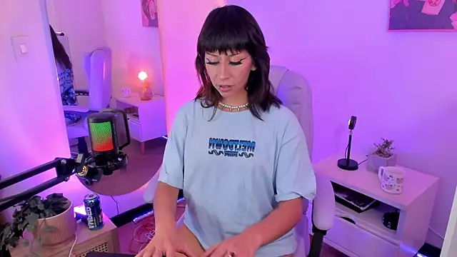 itsmroom  online show from 04/14/26, 05:45