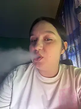 Snapshot of SweetLipssss chatting on 12/19/25, 12:03 SweetLipssss online show from 12/19/25, 12:03