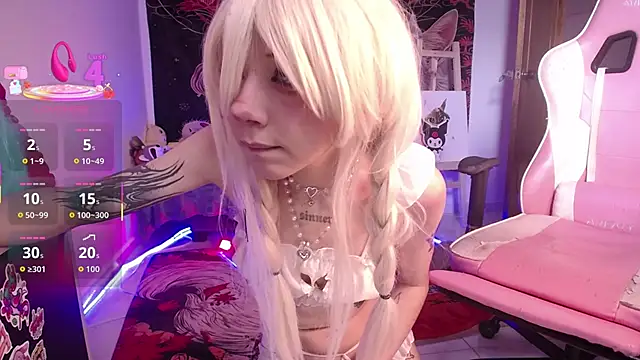 alicedangerXXX online show from 12/17/25, 07:52