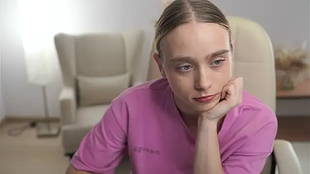 SharleneTaymon online show from 12/01/25, 10:38