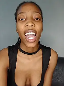 MsParisSmith online show from 11/28/25, 11:27