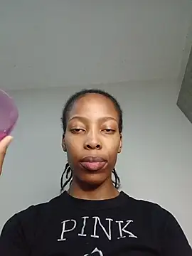 MsParisSmith online show from 12/05/25, 08:28