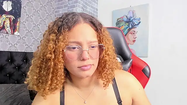 Snapshot of Crystal_bunn chatting on 11/29/25, 05:57 Crystal bunn online show from 11/29/25, 05:57