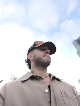 Snapshot of hazarcannn chatting on 12/20/25, 05:32 hazarcannn online show from 12/20/25, 05:32