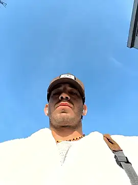 Snapshot of hazarcannn chatting on 12/19/25, 08:27 hazarcannn online show from 12/19/25, 08:27