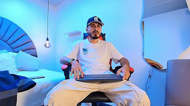 Snapshot of MatthewCullen chatting on 03/01/26, 02:44 MatthewCullen online show from 03/01/26, 02:44