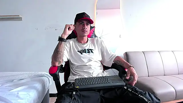 MatthewCullen online show from 12/04/25, 05:12