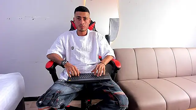 MatthewCullen online show from 12/22/25, 04:07