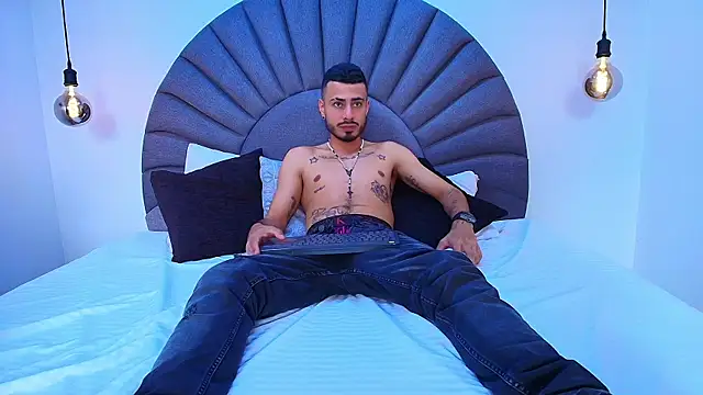 Snapshot of MatthewCullen chatting on 02/15/26, 08:30 MatthewCullen online show from 02/15/26, 08:30