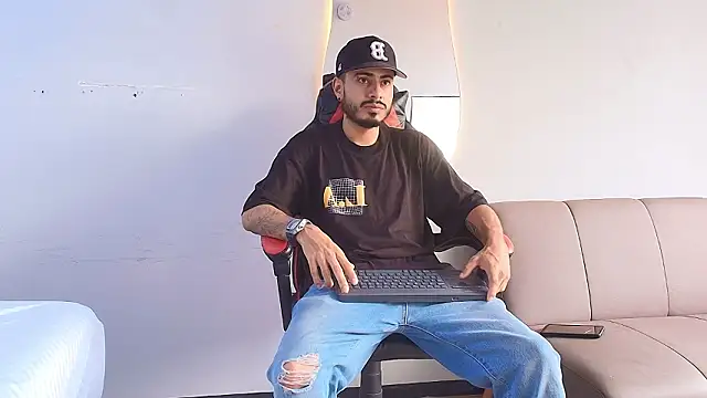 Snapshot of MatthewCullen chatting on 02/11/26, 07:58 MatthewCullen online show from 02/11/26, 07:58