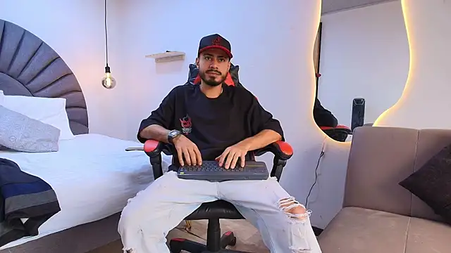 Snapshot of MatthewCullen chatting on 02/26/26, 09:37 MatthewCullen online show from 02/26/26, 09:37