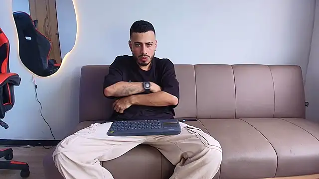 Snapshot of MatthewCullen chatting on 02/12/26, 08:19 MatthewCullen online show from 02/12/26, 08:19