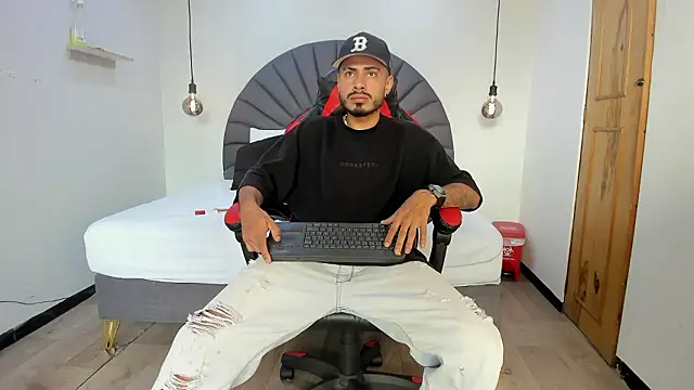 Snapshot of MatthewCullen chatting on 02/18/26, 09:55 MatthewCullen online show from 02/18/26, 09:55