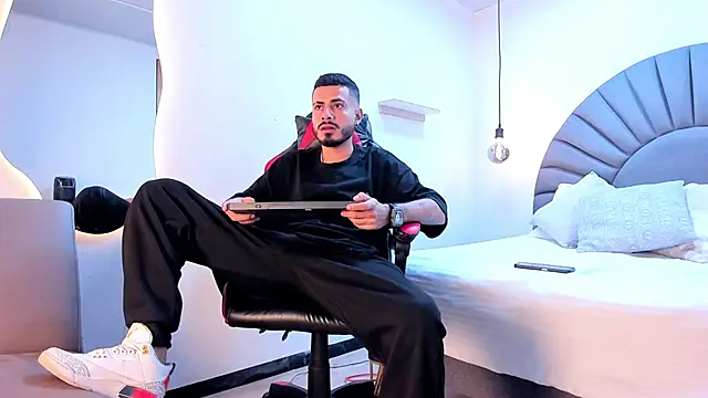 MatthewCullen online show from 03/04/26, 05:48